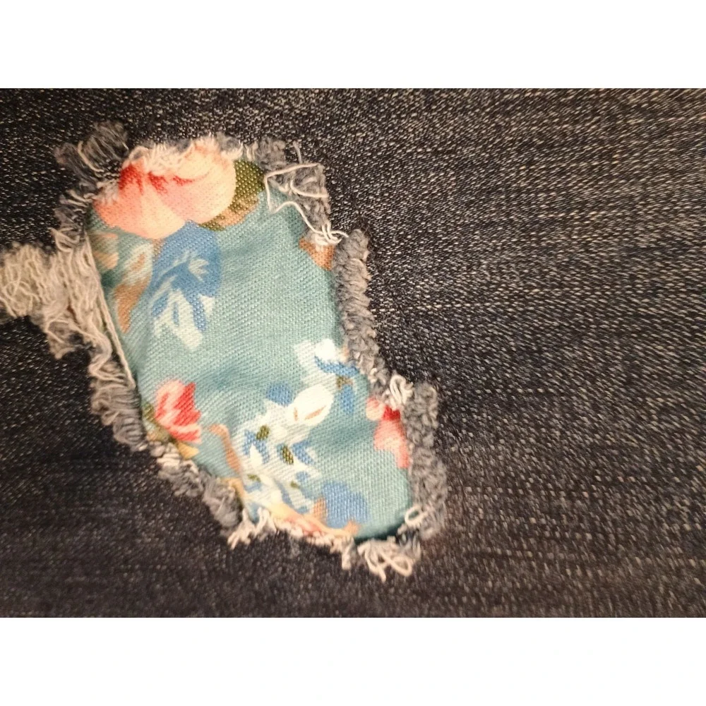 Venezia Women's Plus‎ 20 Ripped Floral Patch Boho Skinny Dark Wash Ankle Jeans